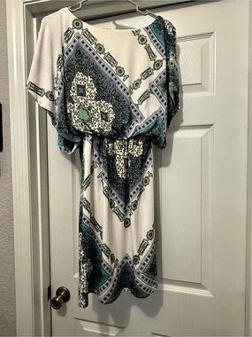 Cato Paisley Maxi Dress in White & Green Size Small